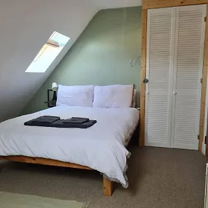 6 En-suite Bedrooms; Garden; Driveway;pet Friendly , Bournemouth United Kingdom